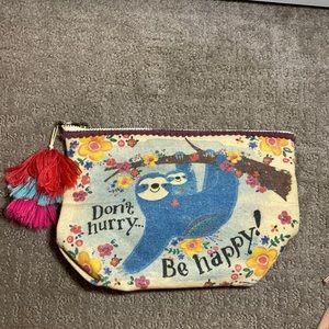Don’t worry be happy sloth Makeup bag